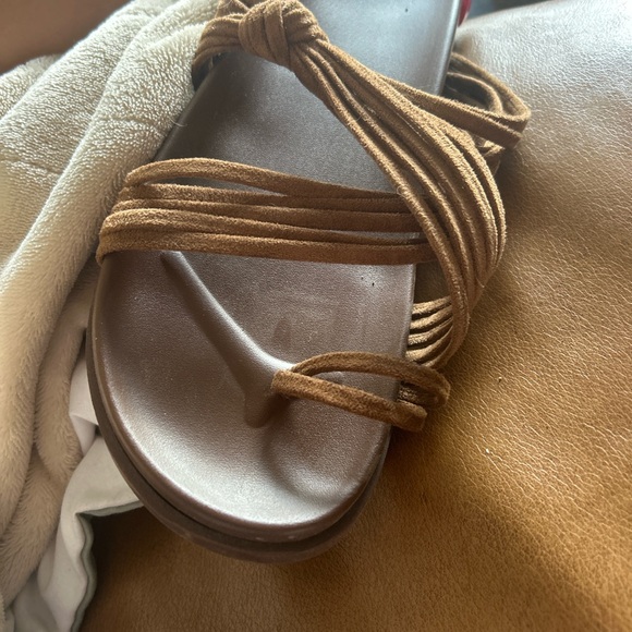 new maurice’s sandals - Picture 2 of 5